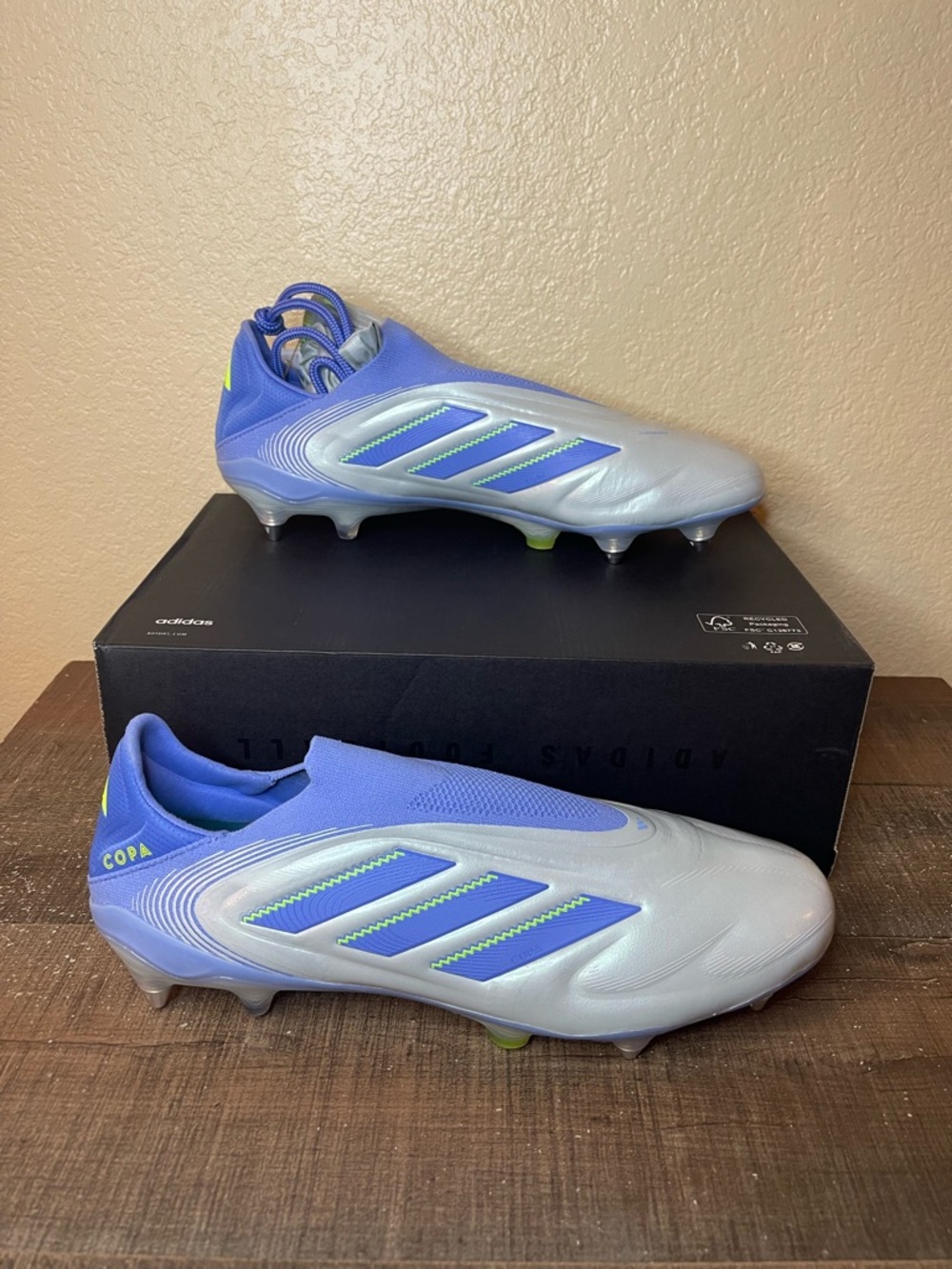 adidas Copa Pure 3 Elite Laceless SG Soccer Cleats.
- Size 12 Men.
